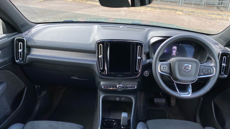 Volvo XC40 2.0 B3P Plus Dark 5dr Auto Petrol Estate